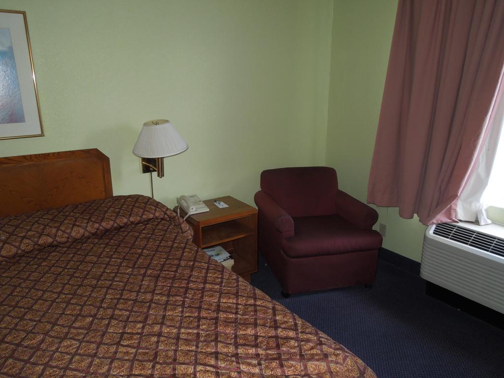 Travelodge - Cincinnati Sharonville Pokoj fotografie