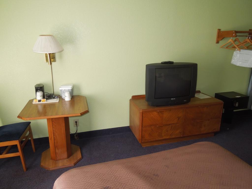 Travelodge - Cincinnati Sharonville Pokoj fotografie