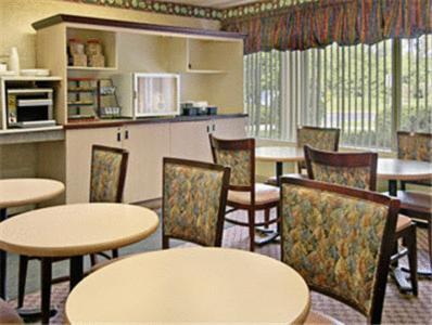 Travelodge - Cincinnati Sharonville Restaurace fotografie
